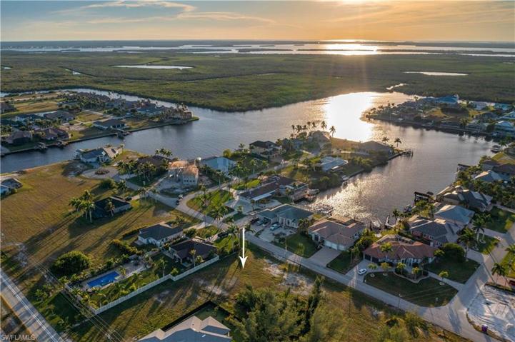 1027 NW 40th  PL, CAPE CORAL, FL 33993