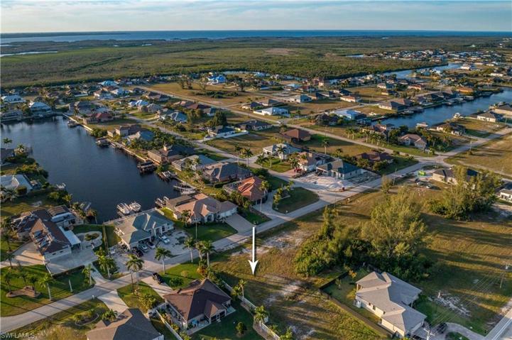 1027 NW 40th PL, CAPE CORAL FL 33993