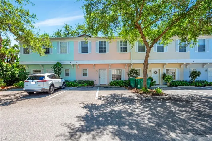 3258  Tamara  DR, Naples, FL 34109