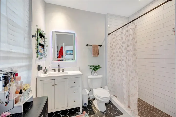 3258  Tamara  DR, Naples, FL 34109