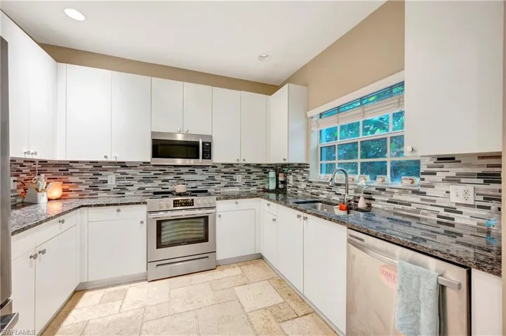 3258  Tamara  DR, Naples, FL 34109