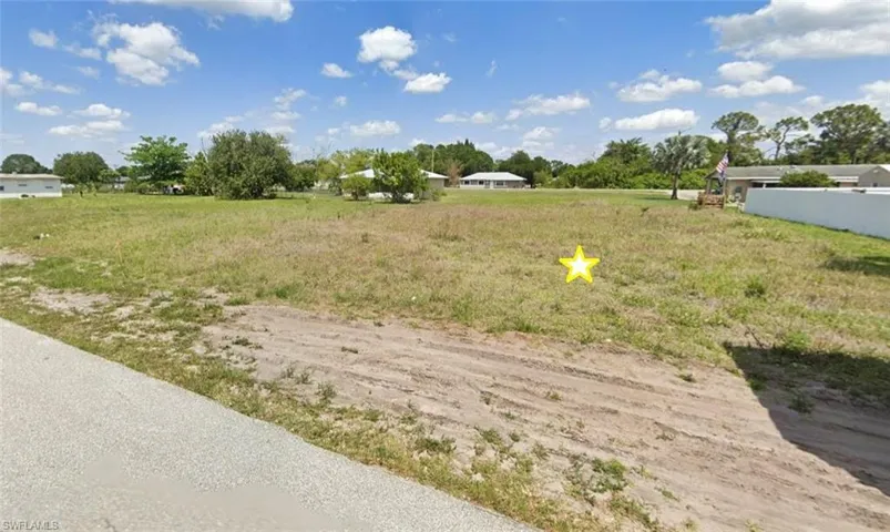 307 Louis AVE, LEHIGH ACRES FL 33936