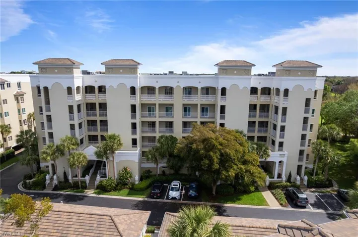 7687 Pebble Creek (access to this unit is to the far right).