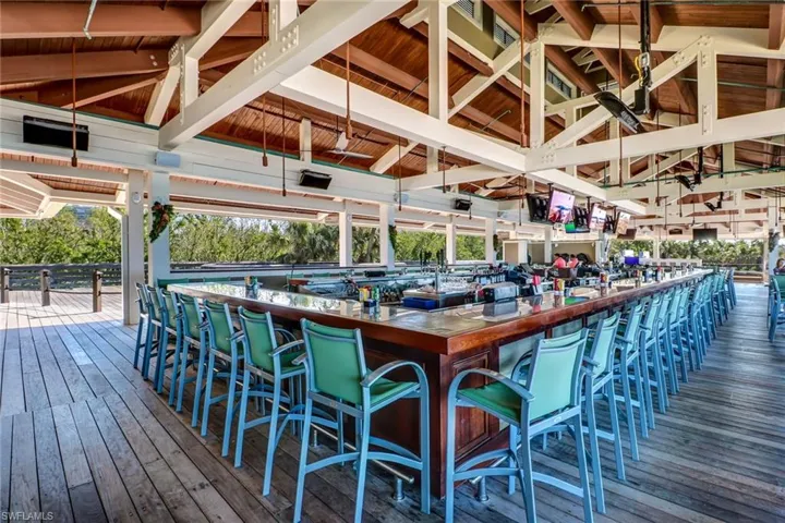 Pelican Bay beachfront pavilion - Marker 36 (north pavilion).