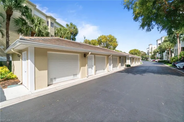 One car garage.