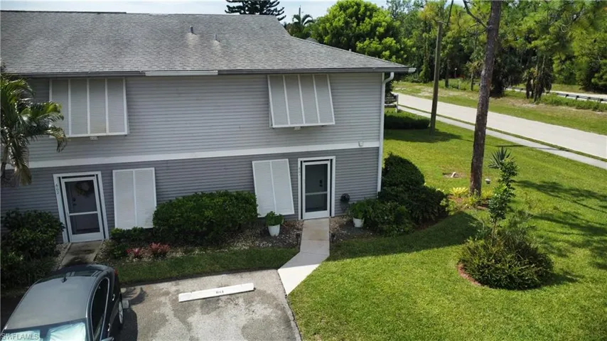 View of front of home featuring a front lawn