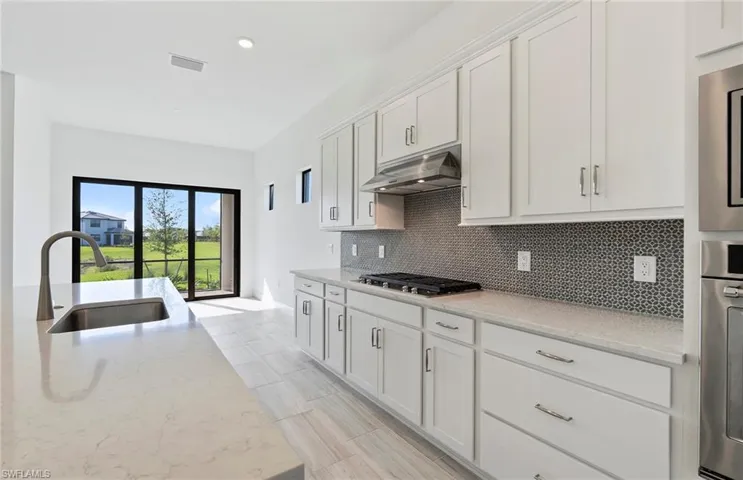 1905  Fresno  AVE, Naples, FL 34120