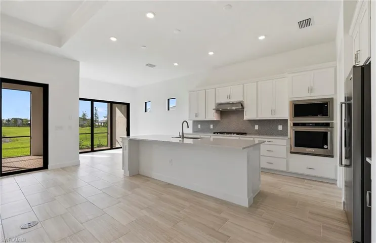 1905  Fresno  AVE, Naples, FL 34120