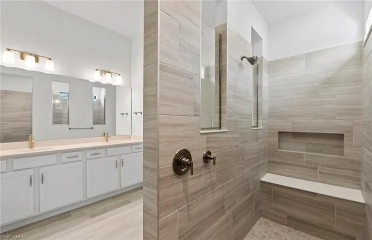 1905  Fresno  AVE, Naples, FL 34120