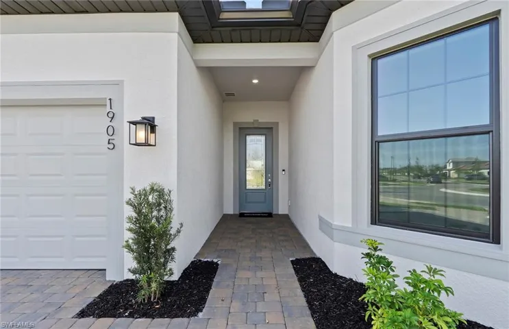 1905  Fresno  AVE, Naples, FL 34120