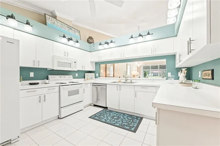 Large kitchen, tube lighting, pantry