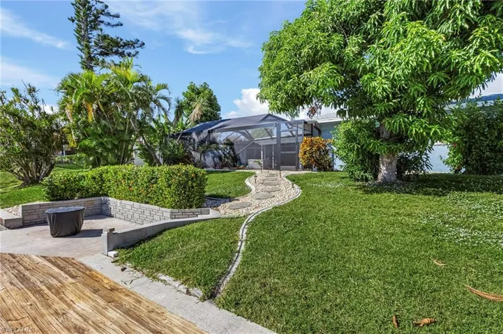 4051  Country Club  BLVD, Cape Coral, FL 33904