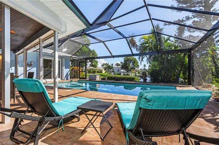 4051  Country Club  BLVD, Cape Coral, FL 33904