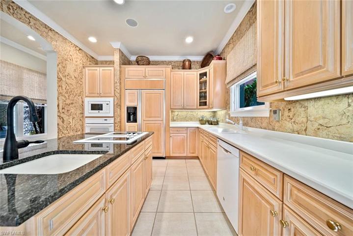 2745 Wulfert RD, SANIBEL FL 33957