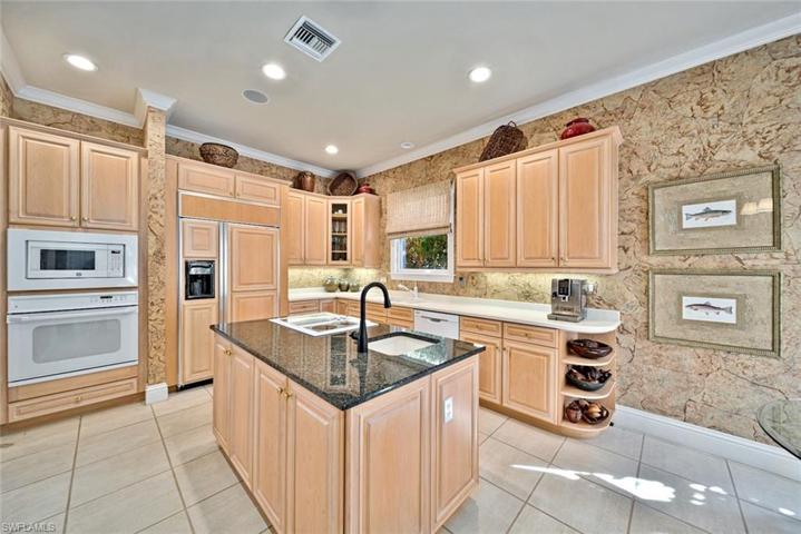 2745 Wulfert RD, SANIBEL FL 33957
