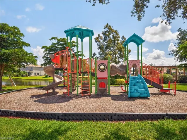 8720 Spring Mountain Way, Fort Myers, Florida 33908