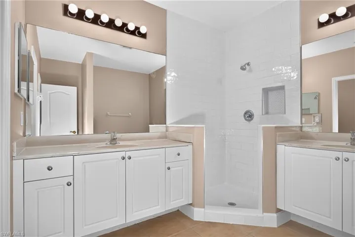 8720 Spring Mountain Way, Fort Myers, Florida 33908