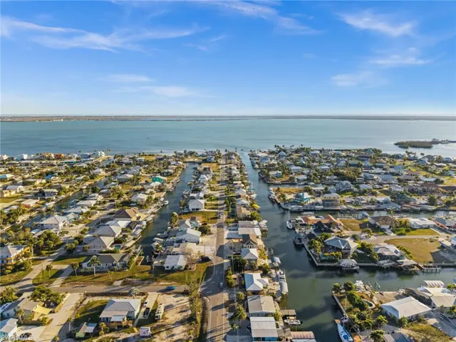 2391 Oleander St, St. James City, Florida 33956