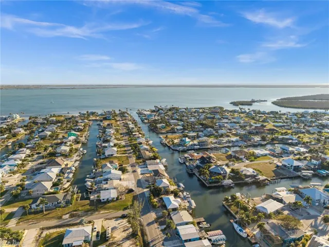 Quick Deep Water Access to the Bay & Gulf