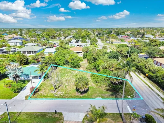 27312 Buccaneer Dr, Bonita Springs, Florida 34135