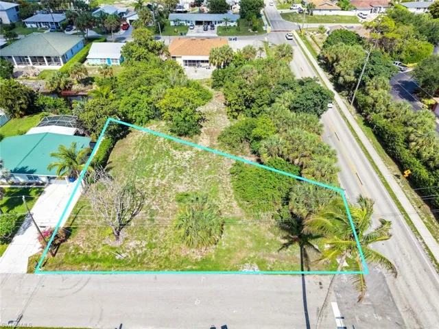 27312 Buccaneer Dr, Bonita Springs, Florida 34135