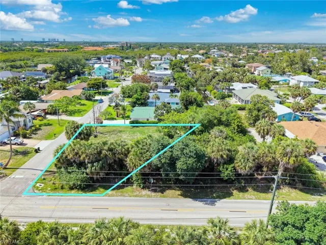 27312 Buccaneer Dr, Bonita Springs, Florida 34135