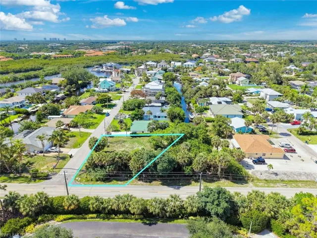 27312 Buccaneer Dr, Bonita Springs, Florida 34135