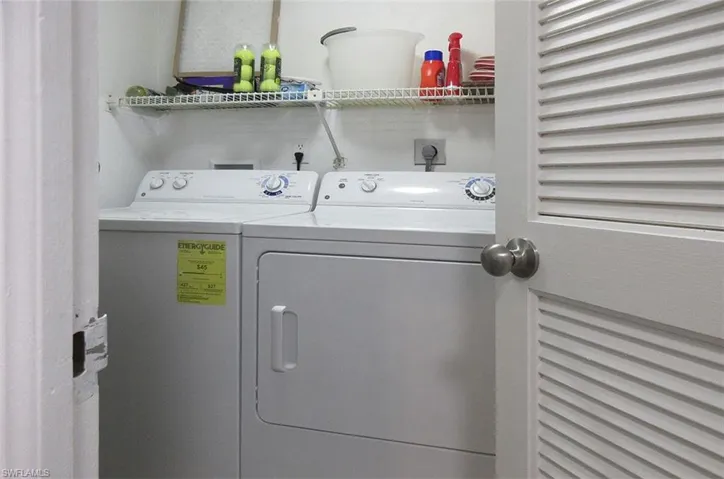 Full size laundry in condo