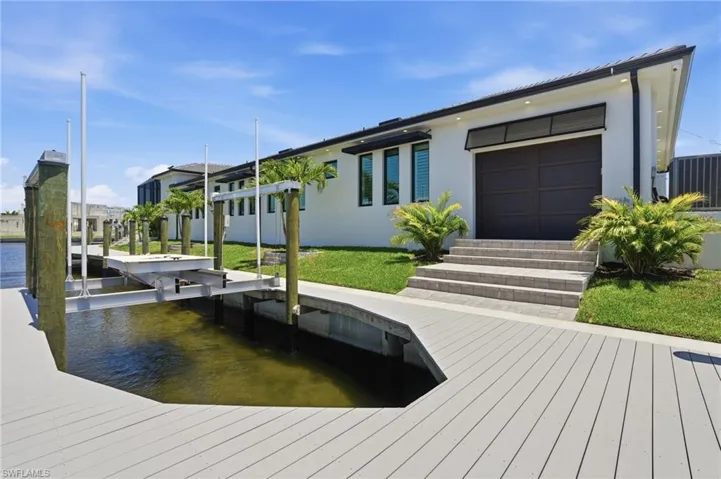 5201  Seagull  CT, Cape Coral, FL 33904