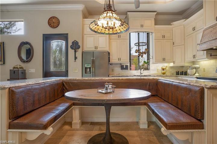 Bench Dinette