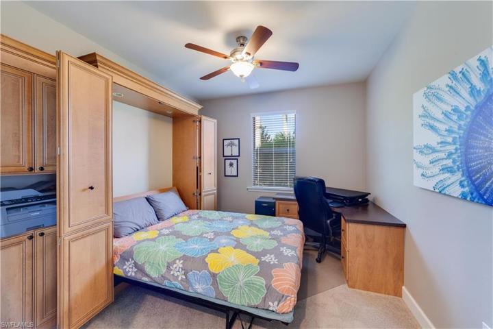 MURPHY BED MAKES A SECOND GUEST ROOM!