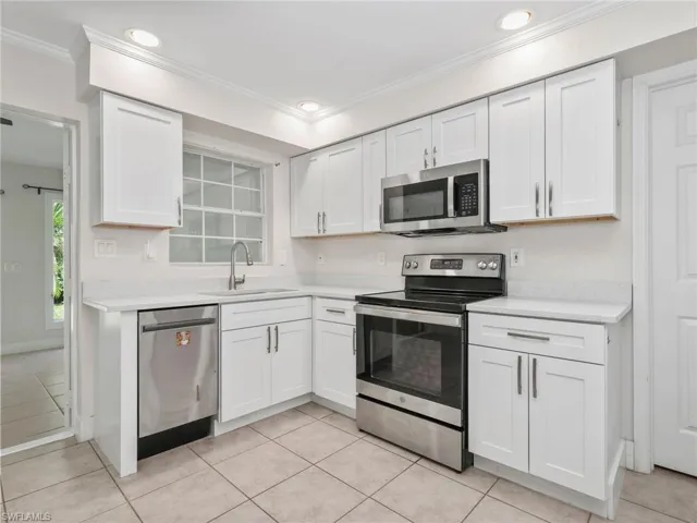 2437 Sunset Ave, Naples, Florida 34112