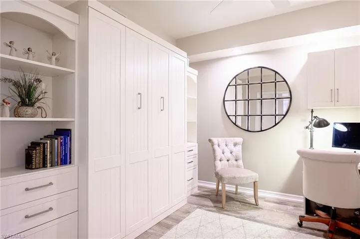 Murphy bed