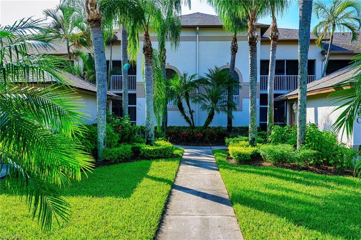 8660  Cedar Hammock  CIR, Naples, FL 34112