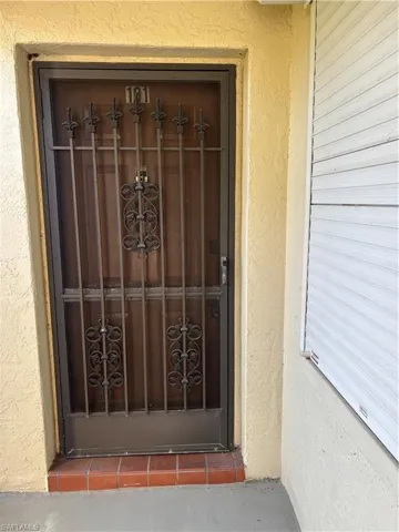 9285 Lake Park Dr 101, Fort Myers, Florida 33919