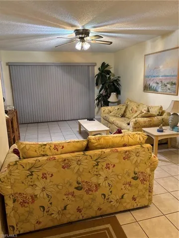 9285 Lake Park Dr 101, Fort Myers, Florida 33919