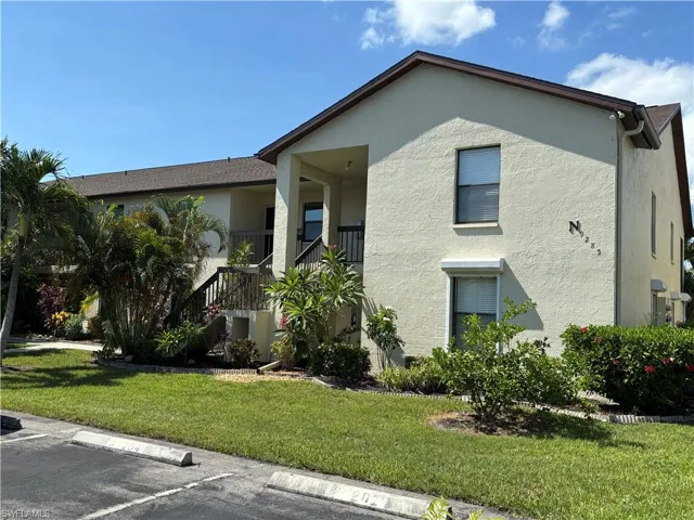 9285 Lake Park Dr 101, Fort Myers, Florida 33919