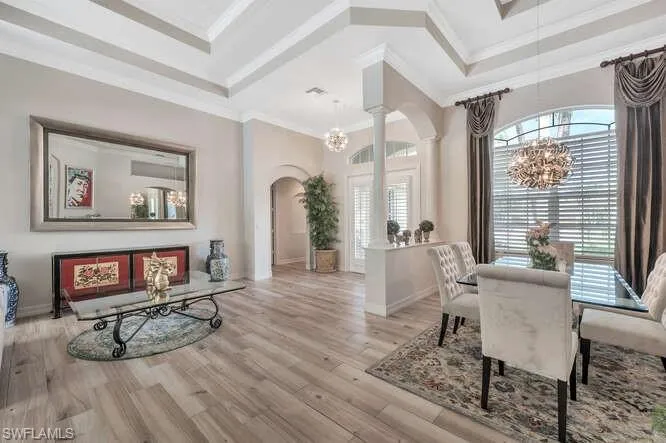 2075  Imperial  CIR, Naples, FL 34110