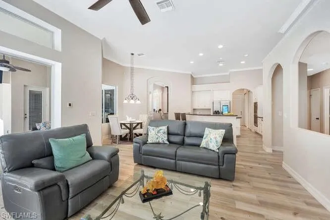 2075  Imperial  CIR, Naples, FL 34110