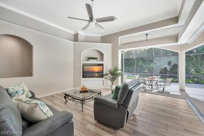 2075  Imperial  CIR, Naples, FL 34110