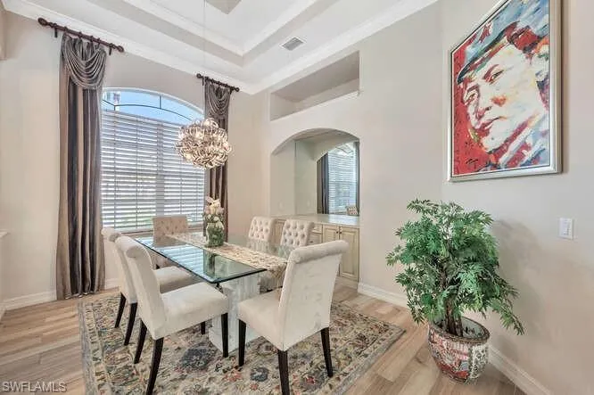 2075  Imperial  CIR, Naples, FL 34110