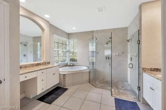 2075  Imperial  CIR, Naples, FL 34110