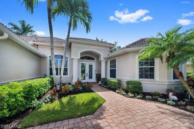 2075  Imperial  CIR, Naples, FL 34110