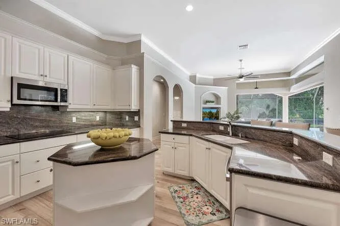 2075  Imperial  CIR, Naples, FL 34110