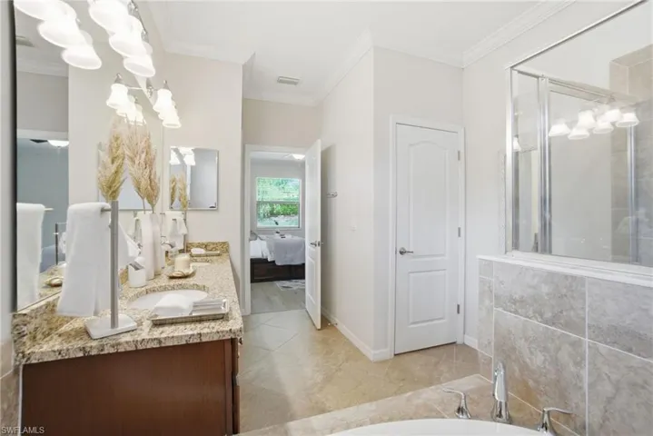9216  Woodhurst  DR, Naples, FL 34120