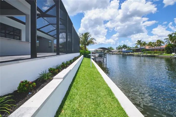 2203 Sw 52nd St, Cape Coral, Florida 33914