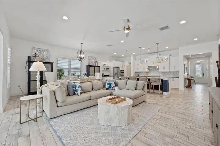 3640  Pilot  CIR, Naples, FL 34120