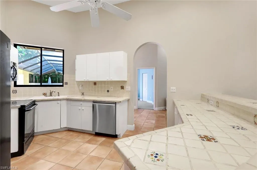 1841 Olds CT, Marco Island, FL 34145,225063300