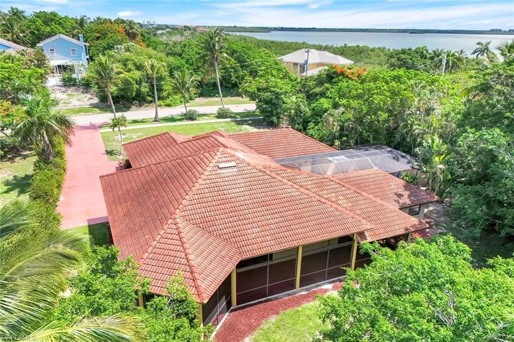 1841 Olds CT, Marco Island, FL 34145,225063300