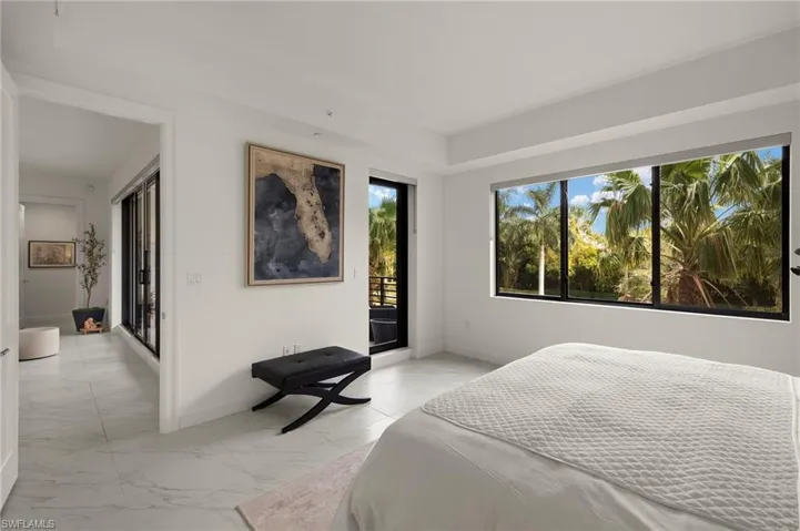 Bedroom with access to outside